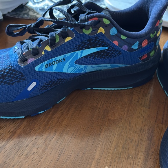 Brooks Launched 6 sneakers NWOT - Picture 3 of 11